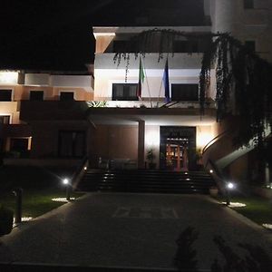 Hotel De La Ville & Centro Congressi